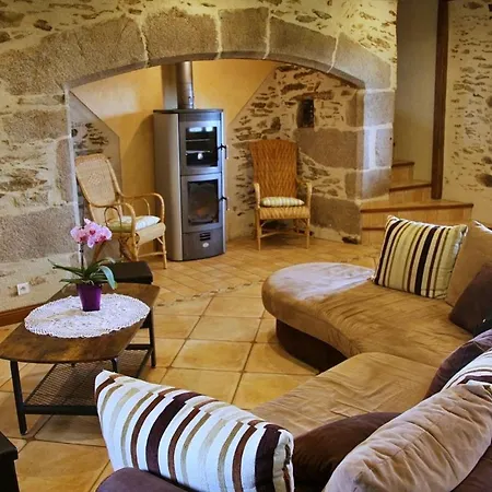 Holiday home De Felgines Boisset (Cantal)